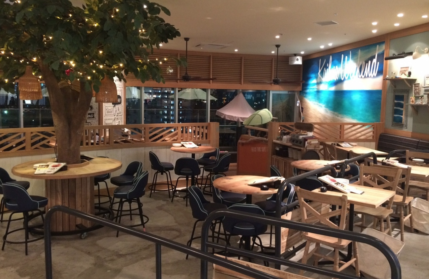Cafend Job 神奈川 海老名 屋内なのにハワイのビーチカフェにいるかのような空間が話題の Aloha Table ららぽーと海老名 で 南国気分を味わいながら働こう